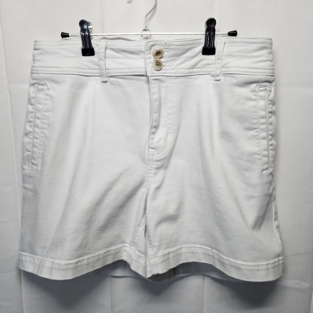 Maurices Classic White Women's Shorts Sz 8